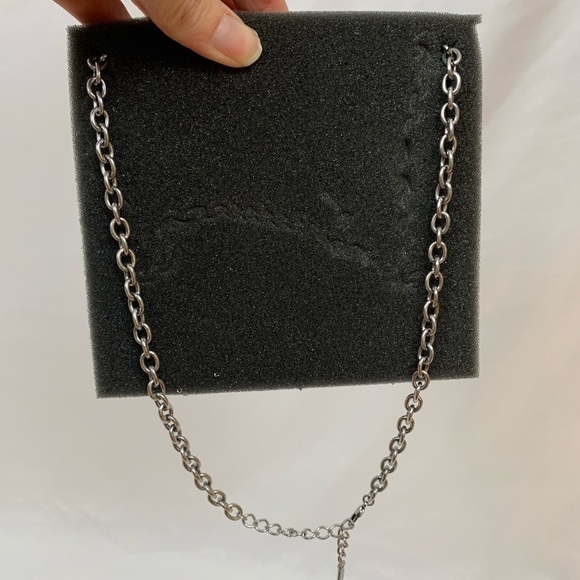 Jewelmint Martagon Silver‎ Tone Tassle Necklace - Picture 3 of 3